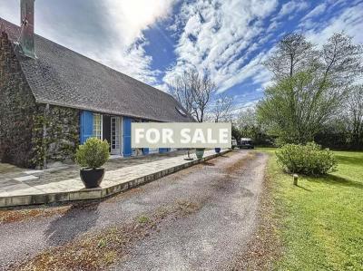 Detached Country House with Landscaped Garden