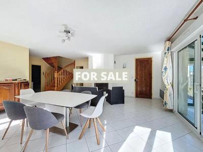 Detached House with Garden, 50m From the Beach