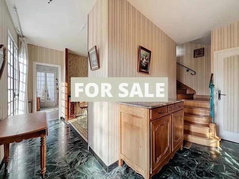 Large Detached House with Landscaped Garden