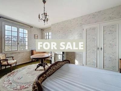 Large Detached House with Landscaped Garden