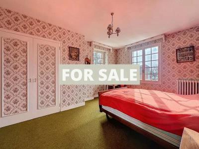 Large Detached House with Landscaped Garden