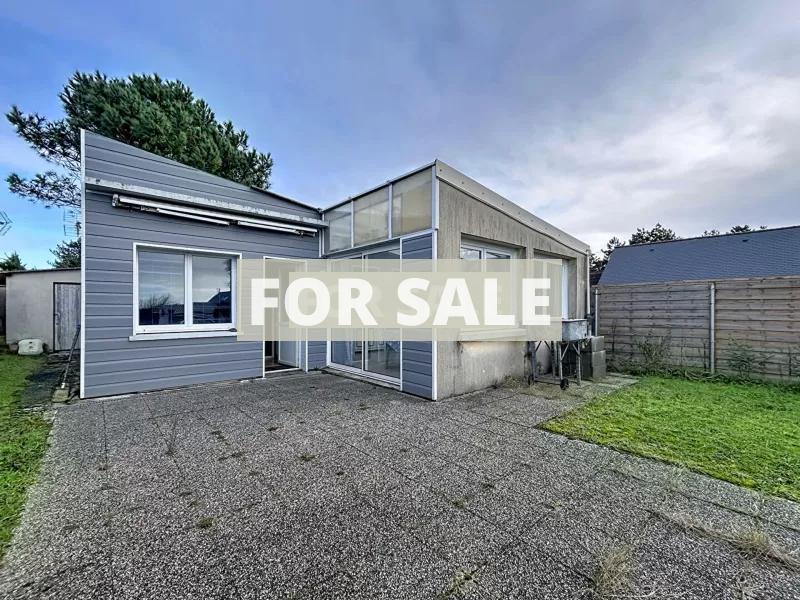 Detached House with Garden by the Coast