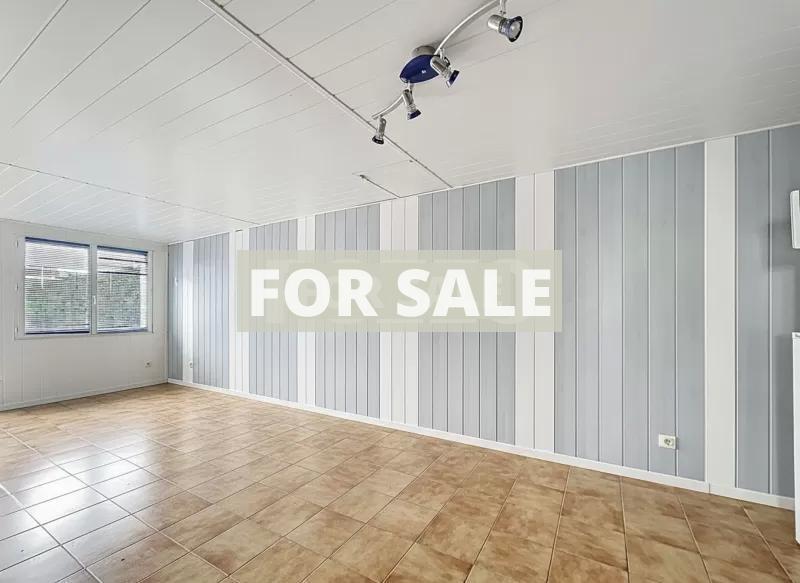 Detached House with Garden by the Coast