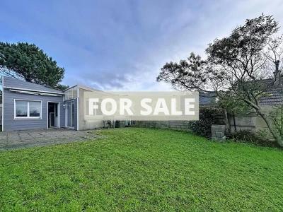 Detached House with Garden by the Coast