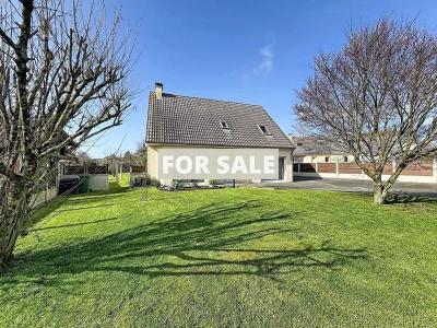 Detached House with Garden by the Coast