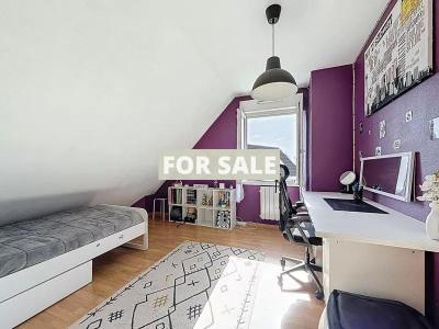 Detached House with Garden by the Coast