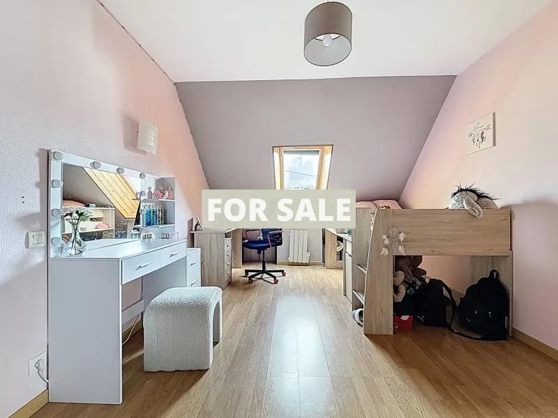 Detached House with Garden by the Coast