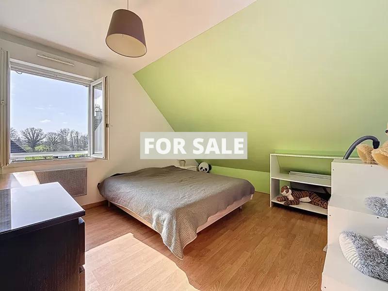 Detached House with Garden by the Coast