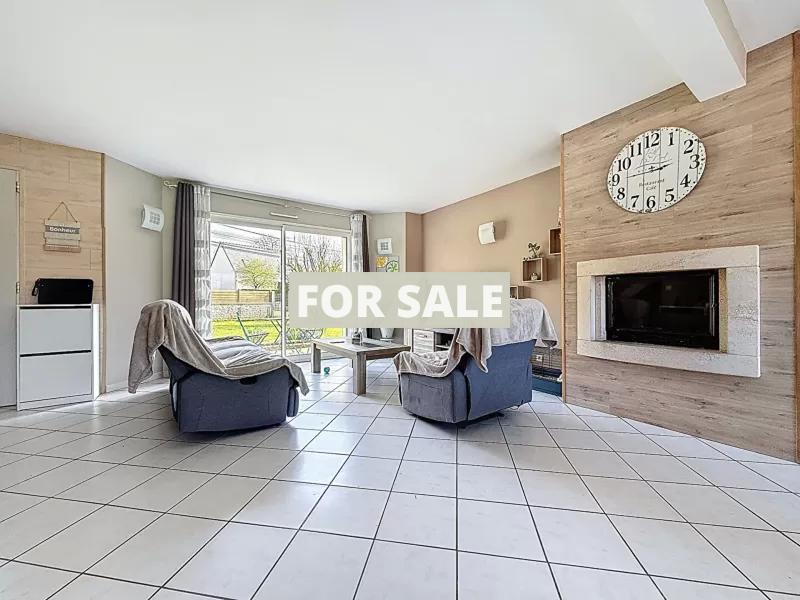 Detached House with Garden by the Coast