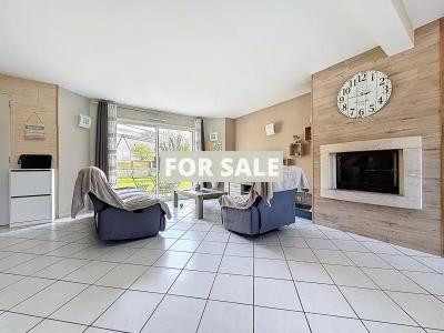 Detached House with Garden by the Coast