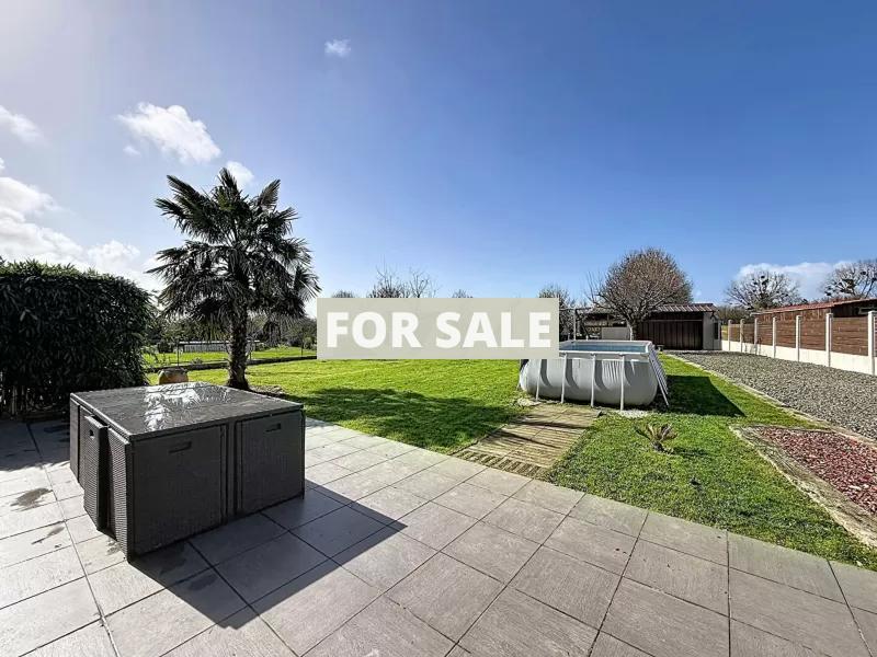 Detached House with Garden by the Coast