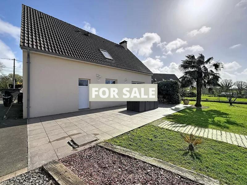 Detached House with Garden by the Coast