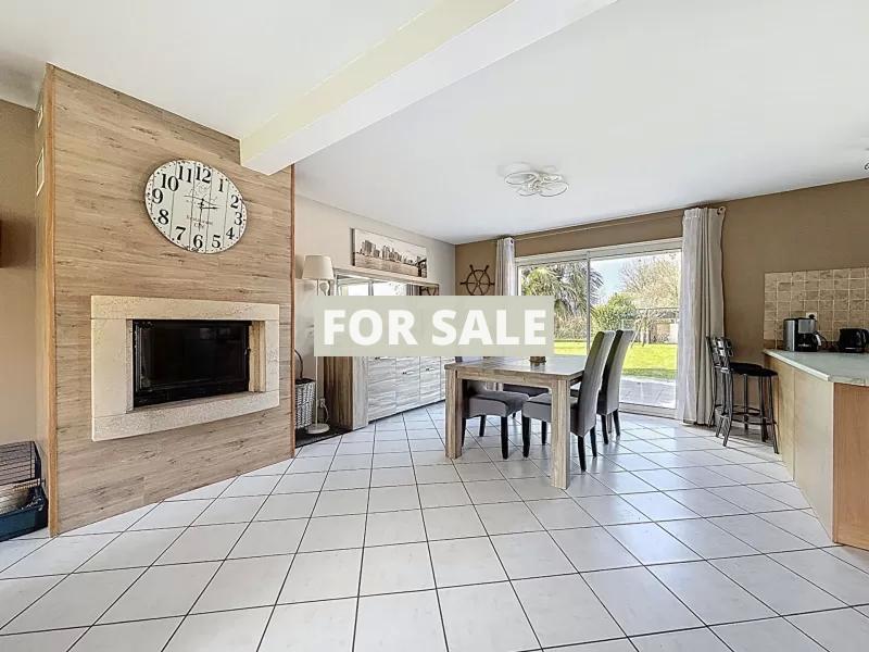 Detached House with Garden by the Coast