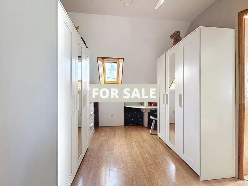 Detached House with Garden by the Coast