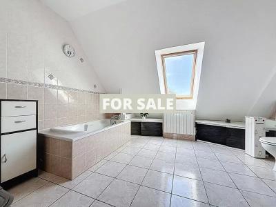 Detached House with Garden by the Coast