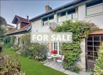Detached House with Garden by the Coast