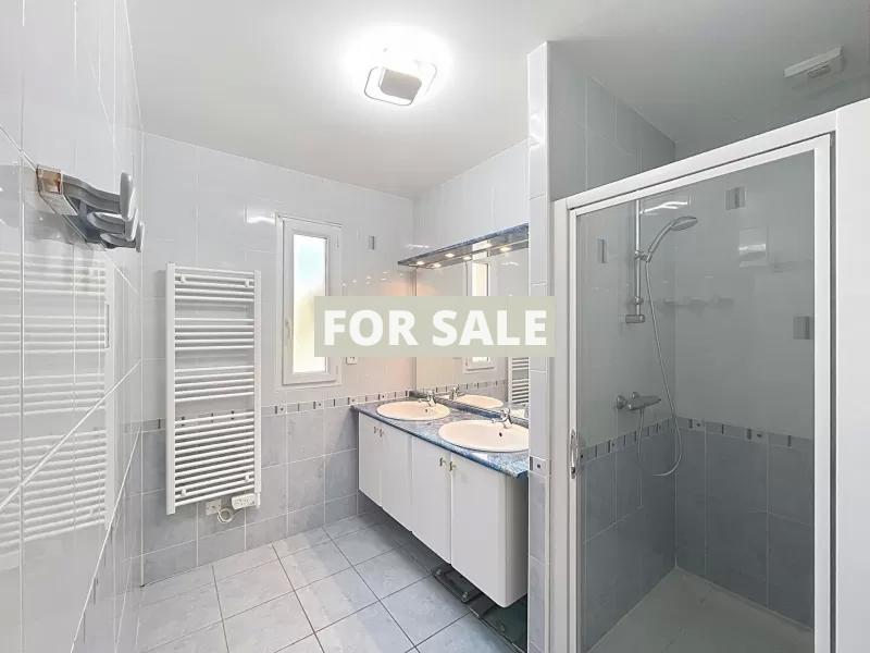 Detached House by the Golf Course