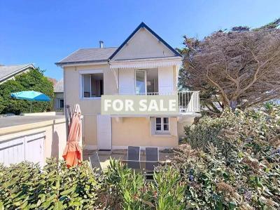 Detached Villa with Open Sea Views