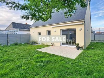 Modern Detached House with Garden