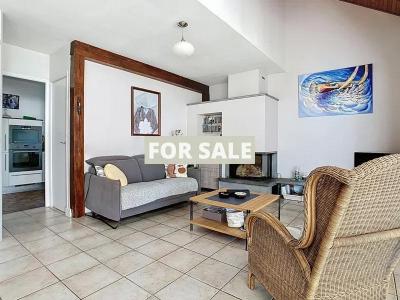 Detached Country House with Landscaped Garden