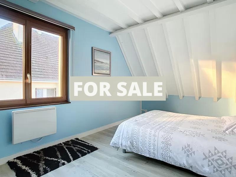 Detached House with Garden, 700m from the Beach