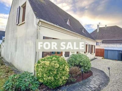 Detached House with Garden, 700m from the Beach
