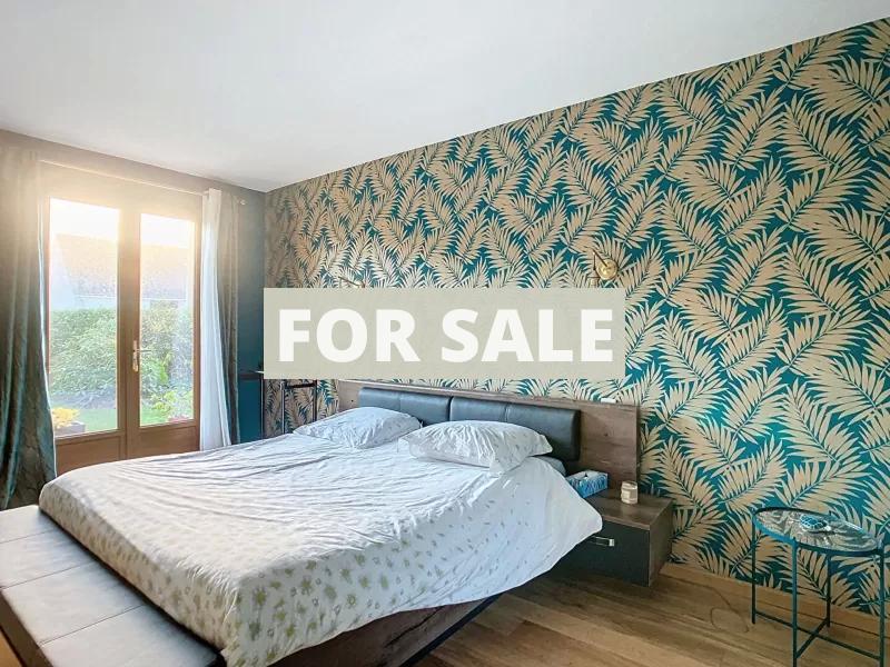 Detached House with Garden, 700m from the Beach