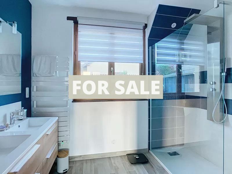 Detached House with Garden, 700m from the Beach