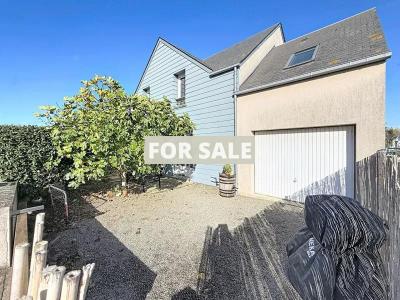 Detached House with Garden by the Coast