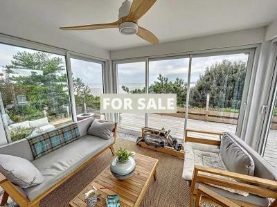 Detached House with Panoramic Sea Views