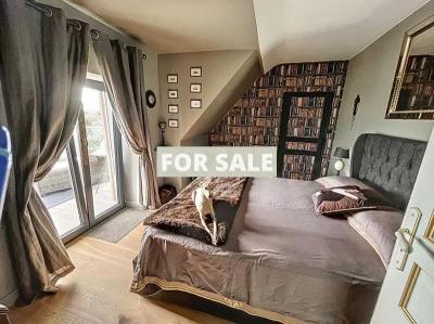 Detached House with Panoramic Sea Views