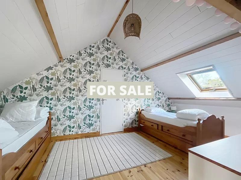 Detached House with Garden by the Coast