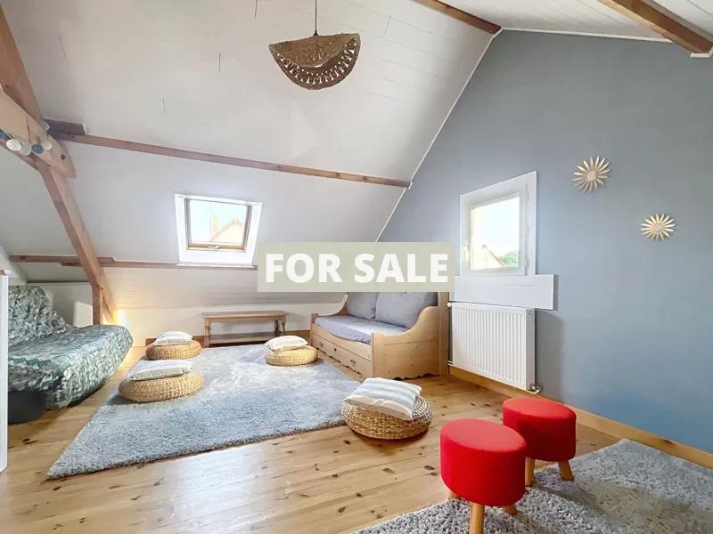 Detached House with Garden by the Coast