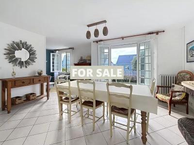 Detached House with Garden by the Coast