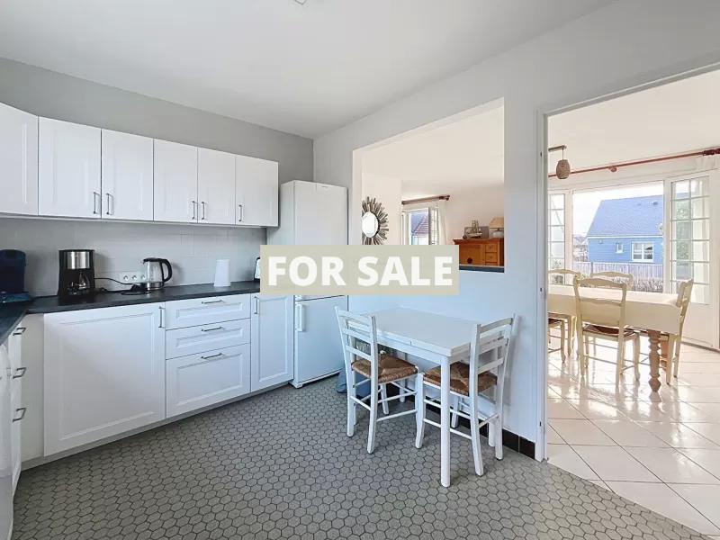 Detached House with Garden by the Coast