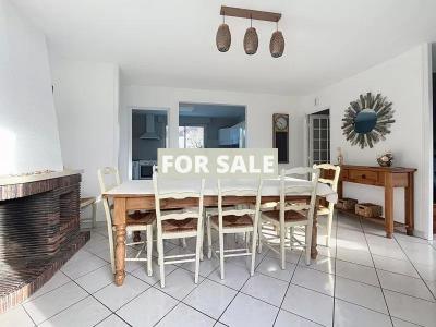 Detached House with Garden by the Coast