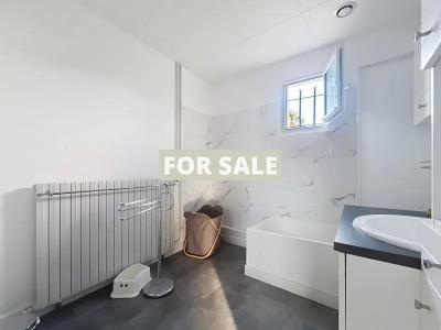 Detached House with Garden by the Coast