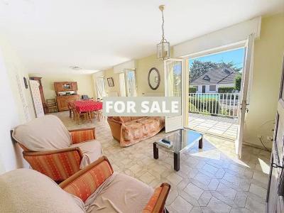 Contemporary Detached House with Garden