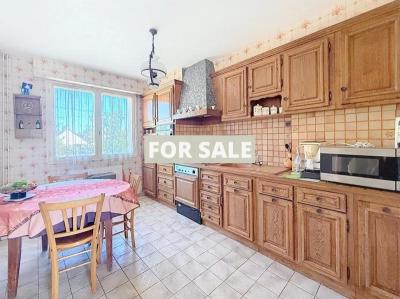 Contemporary Detached House with Garden