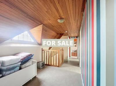 Coastal House with Panoramic Sea Views