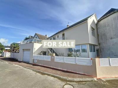 Contemporary Detached House in Coastal Location