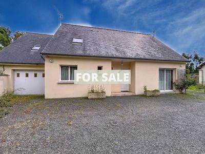 Modern Detached House with Garden
