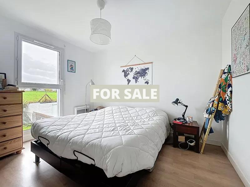 Contemporary Detached House Close to the Coast