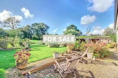 Stunning Detached House with Amazing Garden