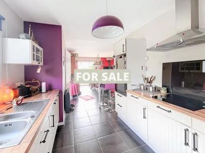 Stunning Detached House with Amazing Garden