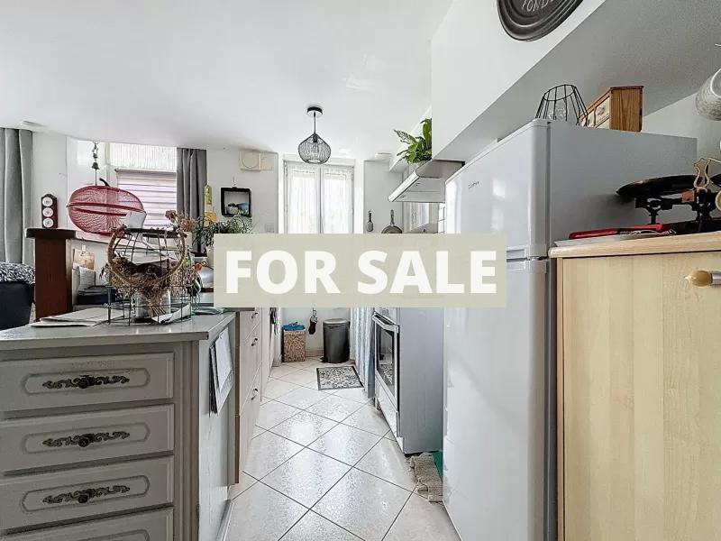 Town House with Neat Garden, Ideal Holiday Home