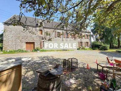 Detached Country House with Outbuilding