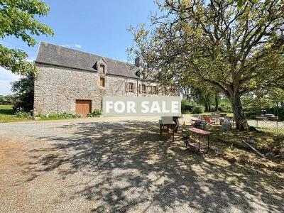Detached Country House with Outbuilding