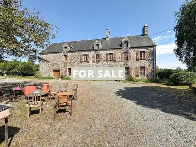 Detached Country House with Outbuilding
