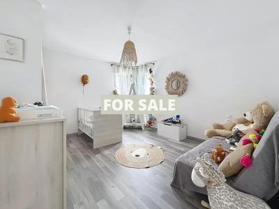Detached Country House with Swimming Pool and Landscaped Garden